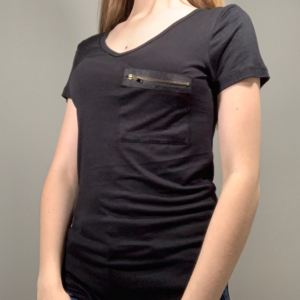 Black zipper pocket tee